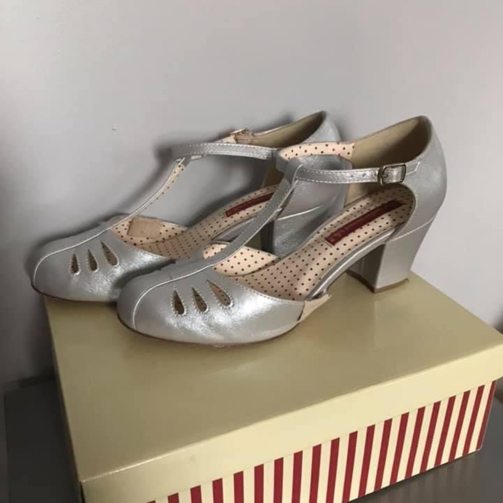 BAIT Heels size 9